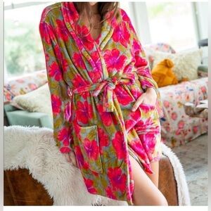 NATURAL LIFE Pink and Green Floral Robe